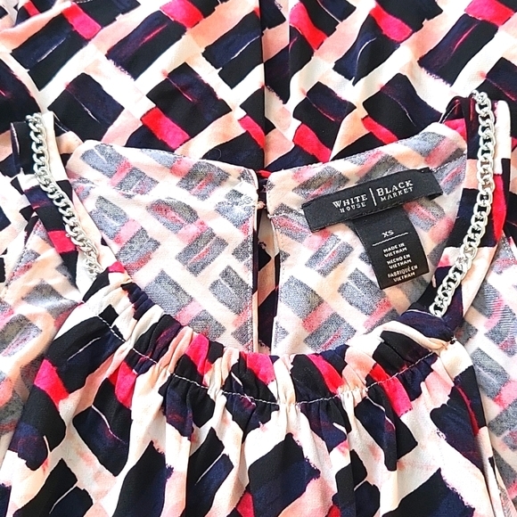 WHITE HOUSE BLACK MARKET TOP SZ XS MULTICOLOR GEOMETRIC SLEEVELESS LAYERED - Picture 3 of 8
